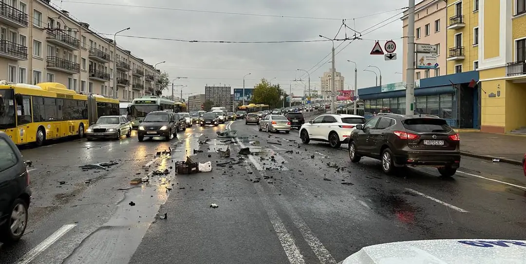 В Минске водитель Citroen выехал на встречку В Минске водитель Citroen выехал на встречку_1