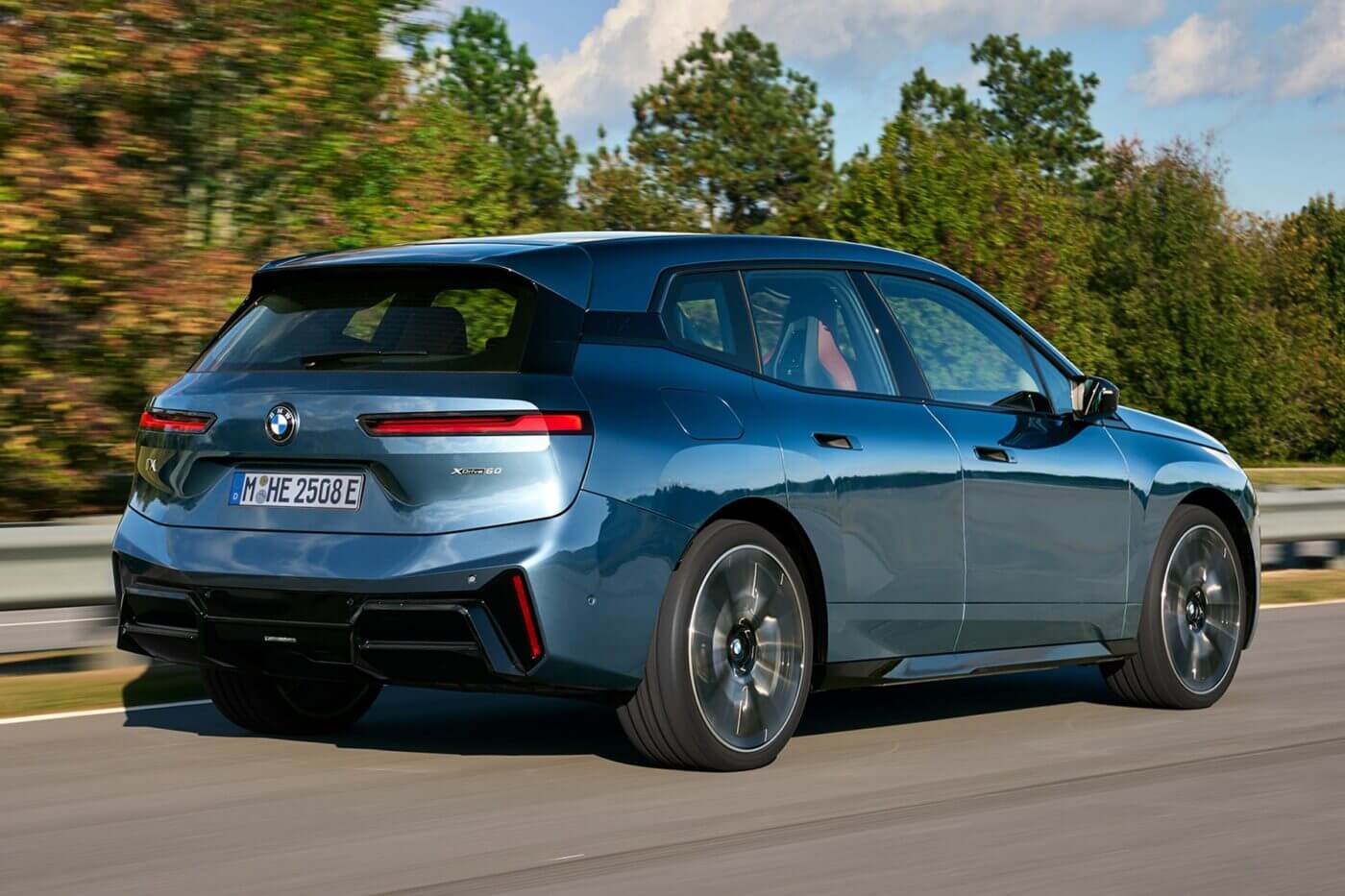 BMW обновляет iX BMW обновляет iX