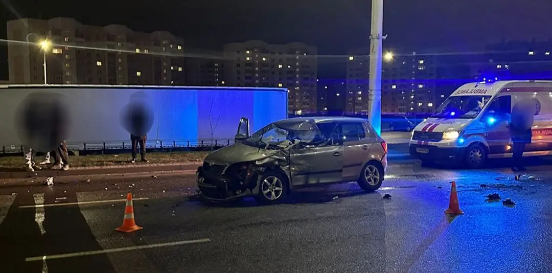 В Витебске участниками ДТП стали большегруз Volvo и два легковых автомобиля Skoda и Kia в Витебске участниками ДТП стали Volvo Skoda и Kia