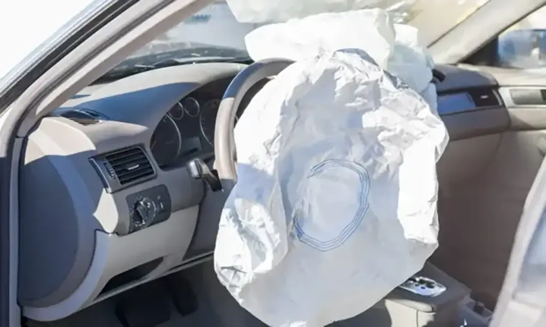 неисправные подушки безопасности Takata
