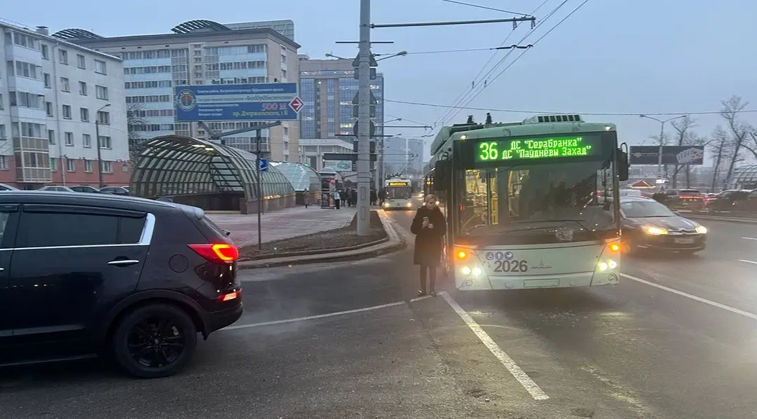 В Минске водитель Kia столкнулась с троллейбусом
