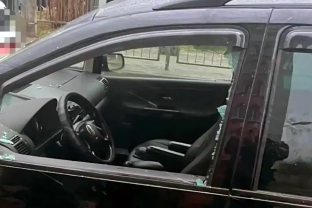 Пьяный минчанин повредил 2 автомобиля