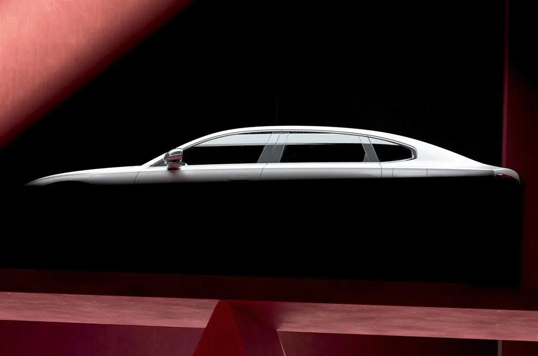 Высокотехнологичный седан Volvo ES90