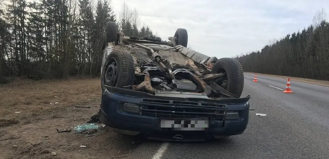 В Столбцовском районе опрокинулся Opel Astra. Разыскиваются очевидцы смертельное ДТП на Р-2 «Столбцы-Ивацевичи-Кобрин»