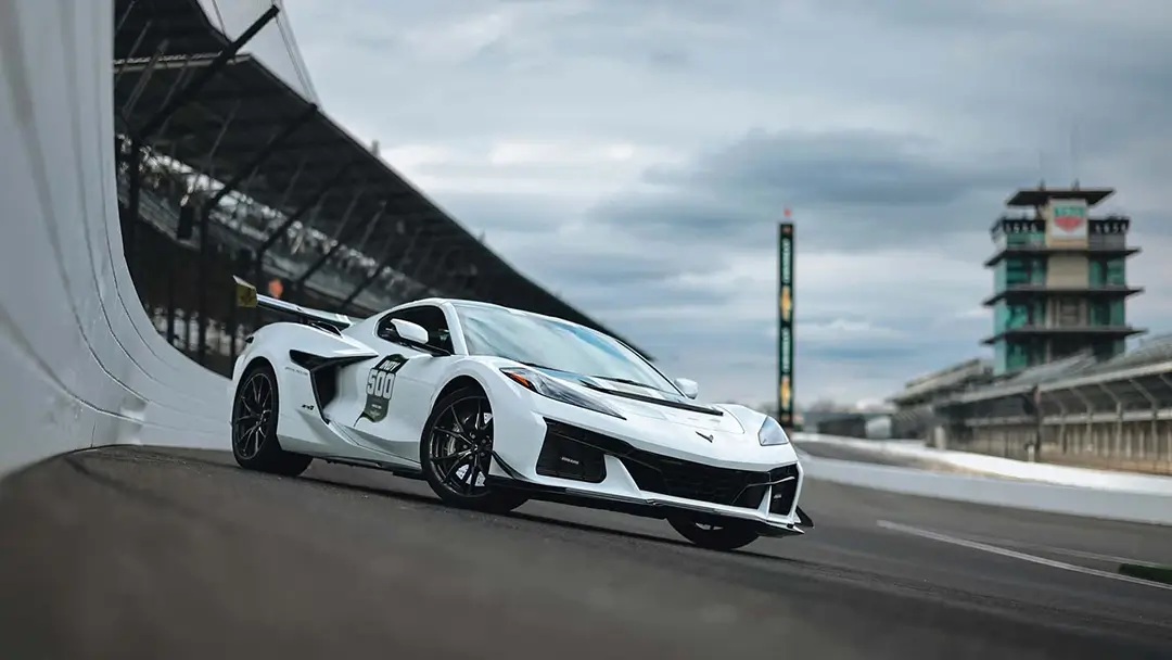 пейс-кар Indy 500 Corvette ZR1
