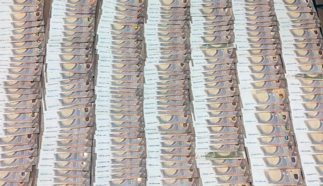 незадекларированные 37,5 тысяч евро.