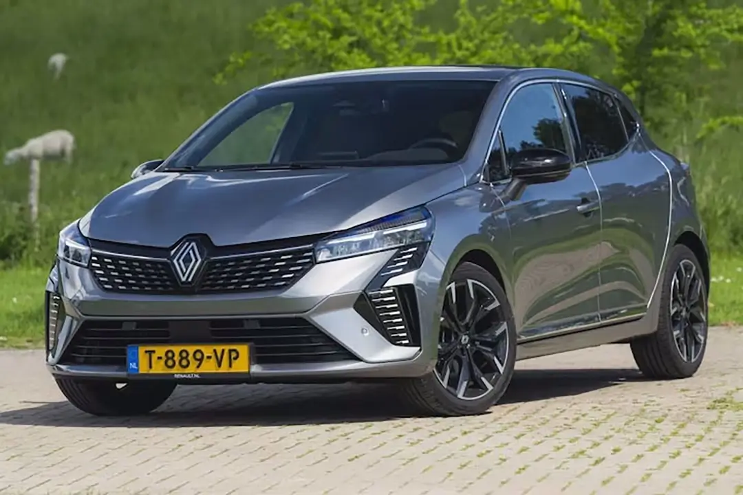 Renault Clio лидирует по продажам в Европе второй месяц подряд