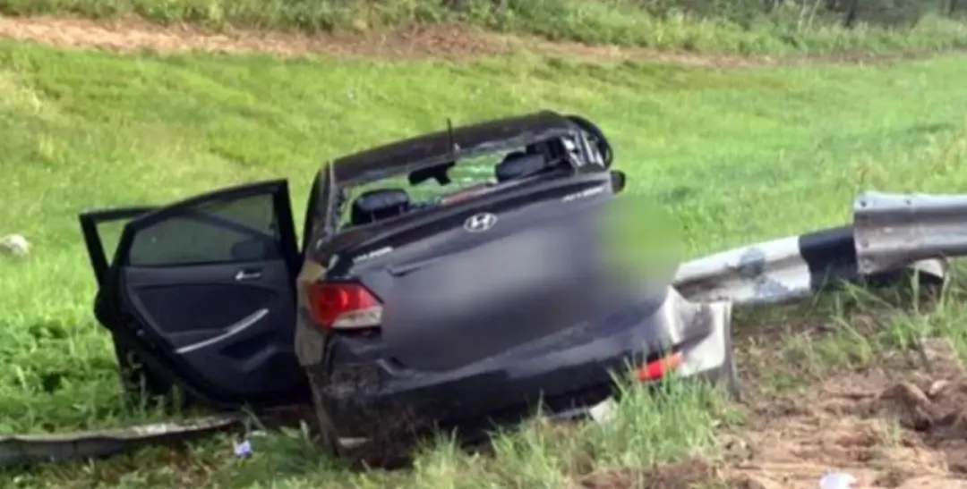 водитель Hyundai совершил наезд на дорожное ограждение
