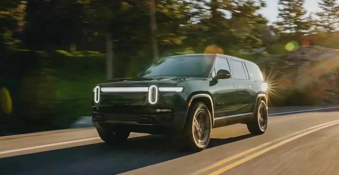 Rivian представила версии Quad R1S и R1T