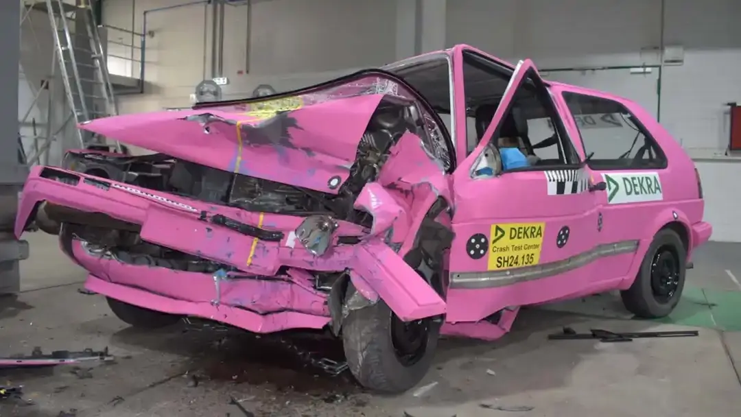 VW Golf краш тест Dekra