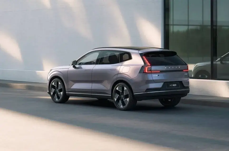Официально: Volvo XC70 _1
