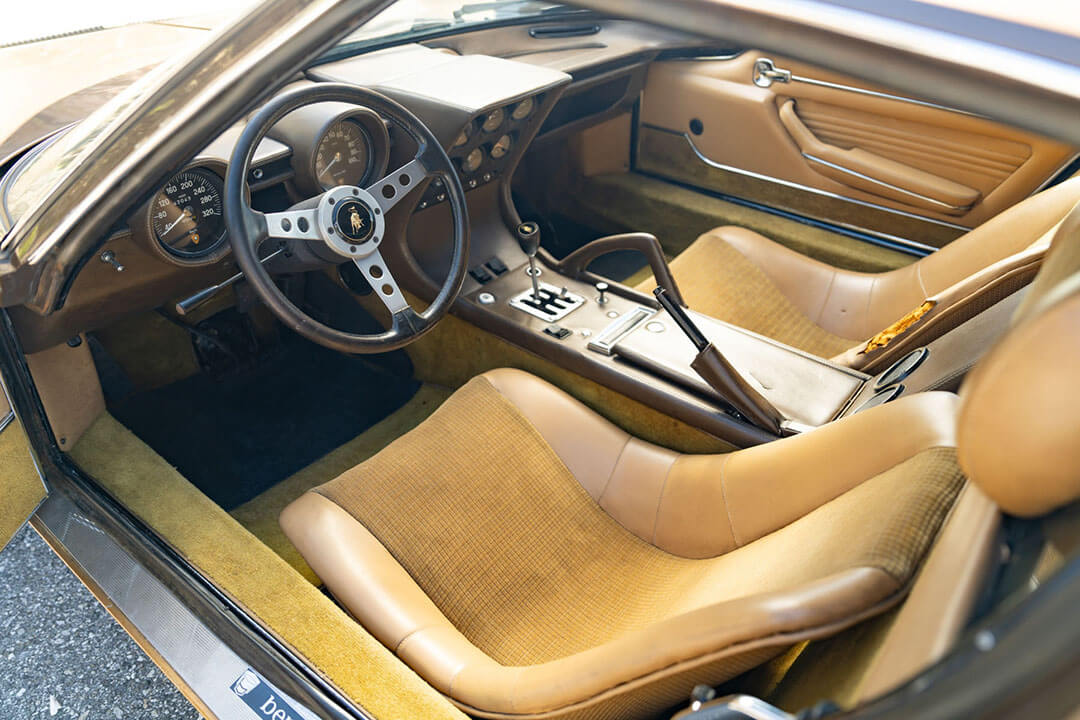 Lamborghini Miura простояла в гостиной 40 лет_4