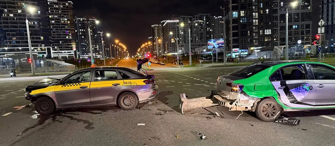 В Минске на проспекте Мира столкнулись Volkswagen и Geely_1