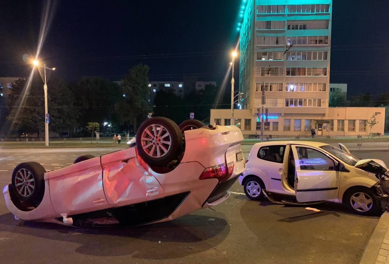 В Минске на улице Ташкентской ДТП с опрокидыванием