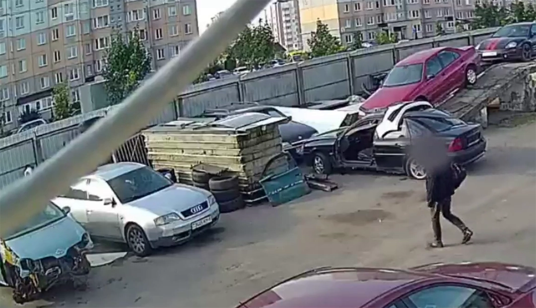 Минчанин украл оставленный ненадолго возле машины чужой аккумулятор