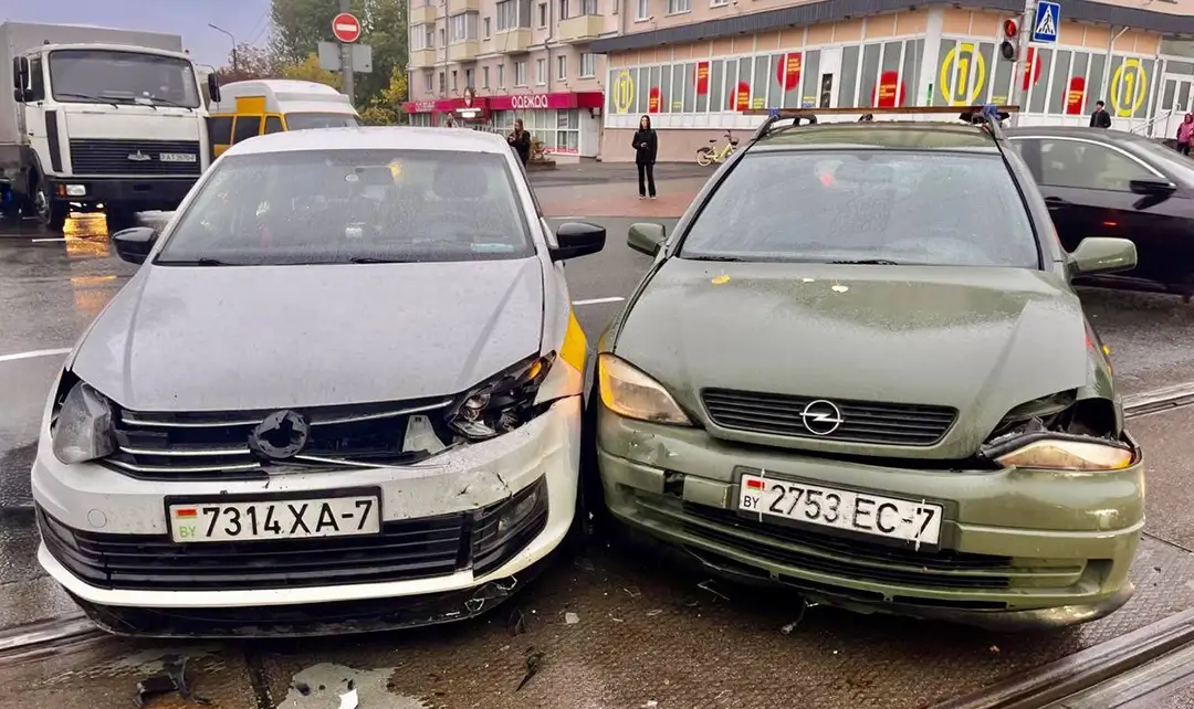 Авария на Козлова_долгобродской_1