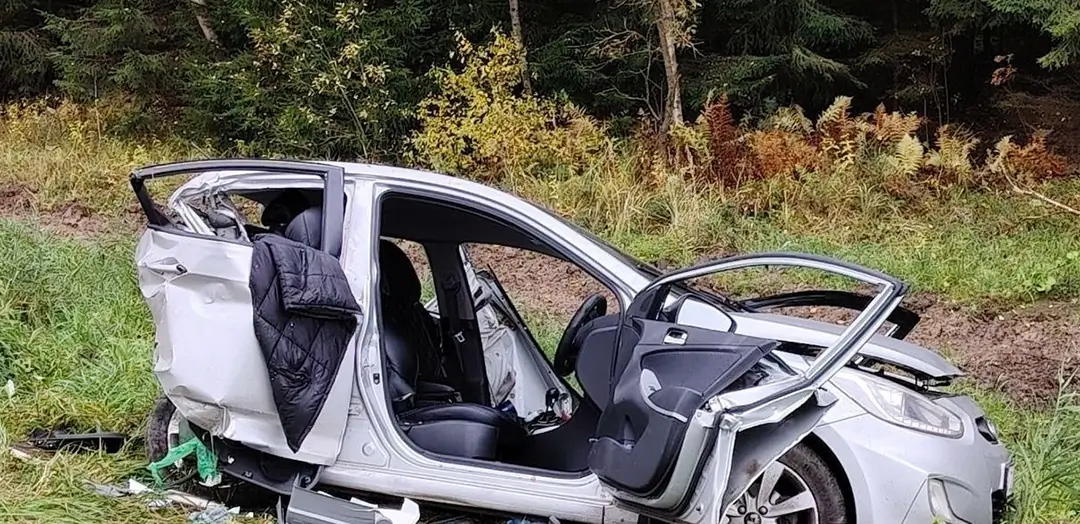 Hyundai ушел в занос и столкнула со встречным Mercedes_2