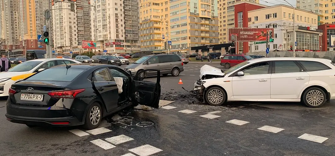 Два ДТП произошли в Минске из-за непредоставления преимущества _1