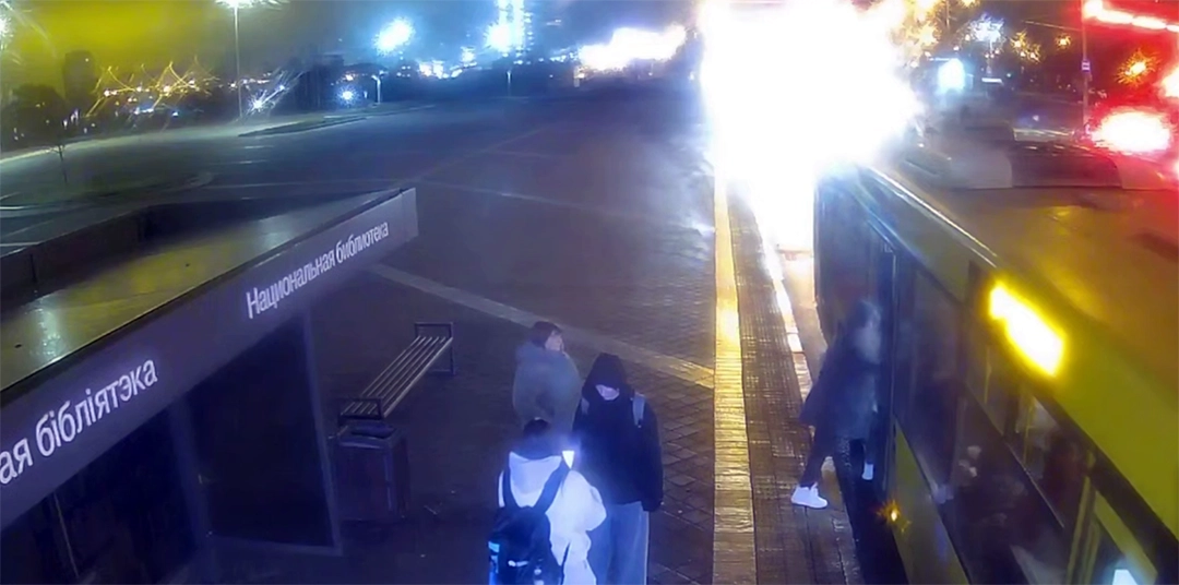 В Минске пенсионерку зажало дверями автобуса