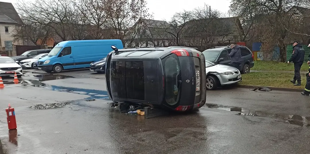 В Степянке опрокинулся Renault