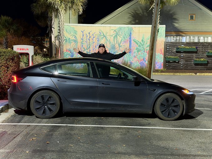 Американец совершил на Tesla путешествие от побережья до побережья США с использованием только FSD