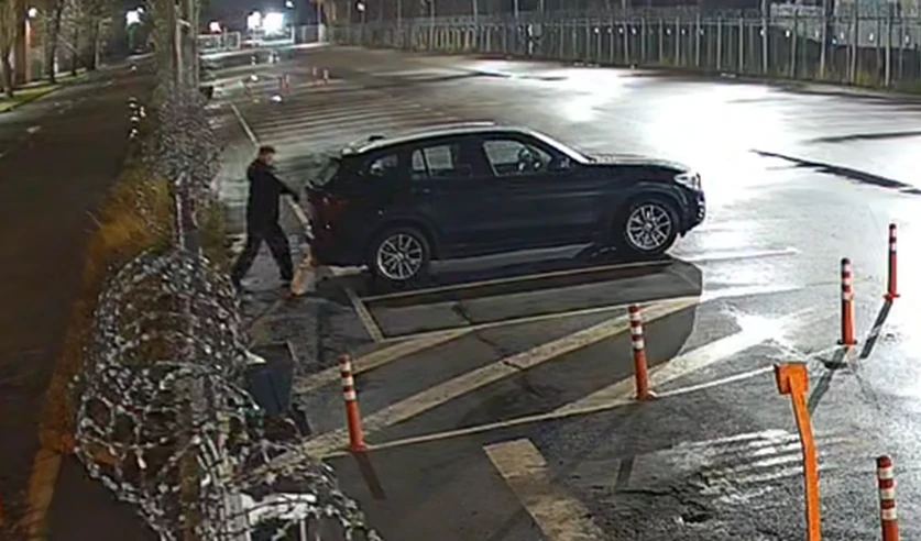 Пьяный подросток проник на служебную парковку и повредил там автомобиль BMW