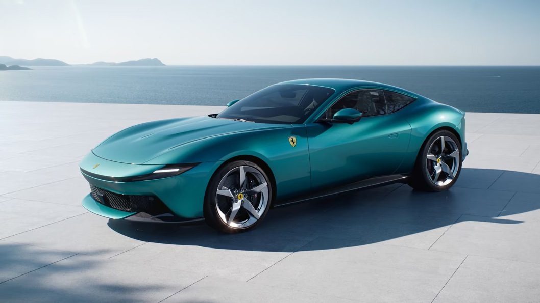 Презентация кабриолетной версии Ferrari Amalfi Spider запланирована на март