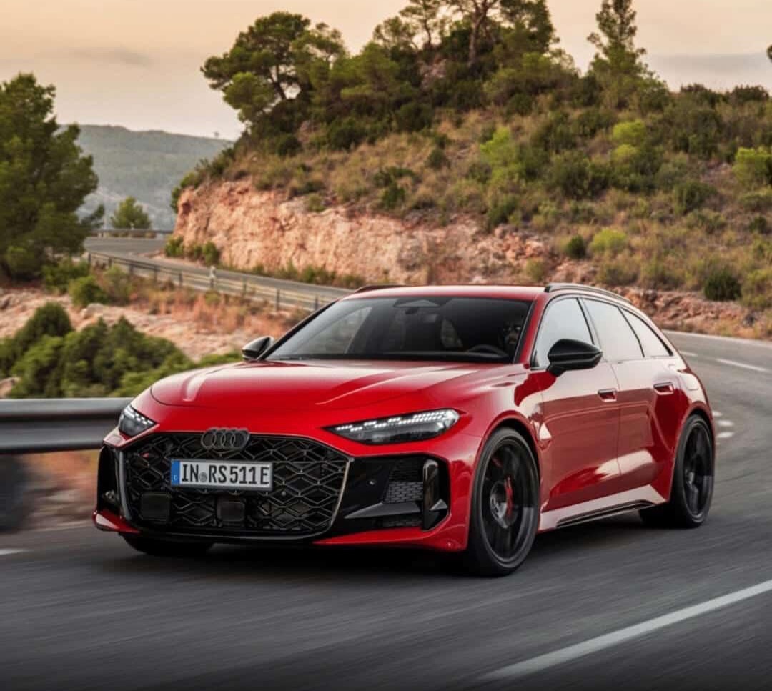 В сеть просочились фотографии нового Audi RS5_1