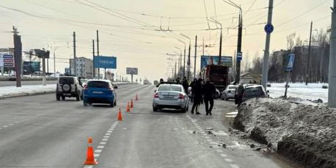 В Витебске водитель автомобиля "МАЗ" совершил наезд на спящего на тротуаре мужчину_1