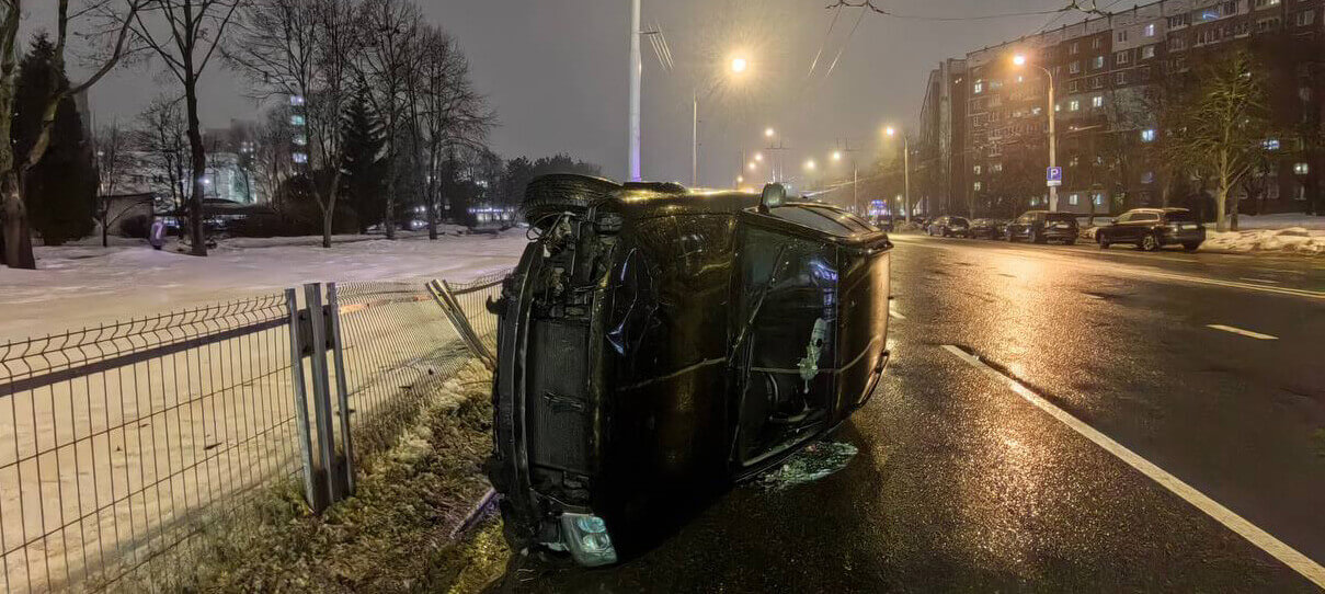 из-за отказавших тормозов опрокинулся автомобиль Volkswagen_2