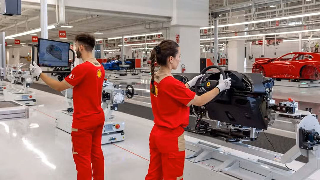 Ferrari выплатит рекордную премию в размере 14 900 евро всем сотрудникам