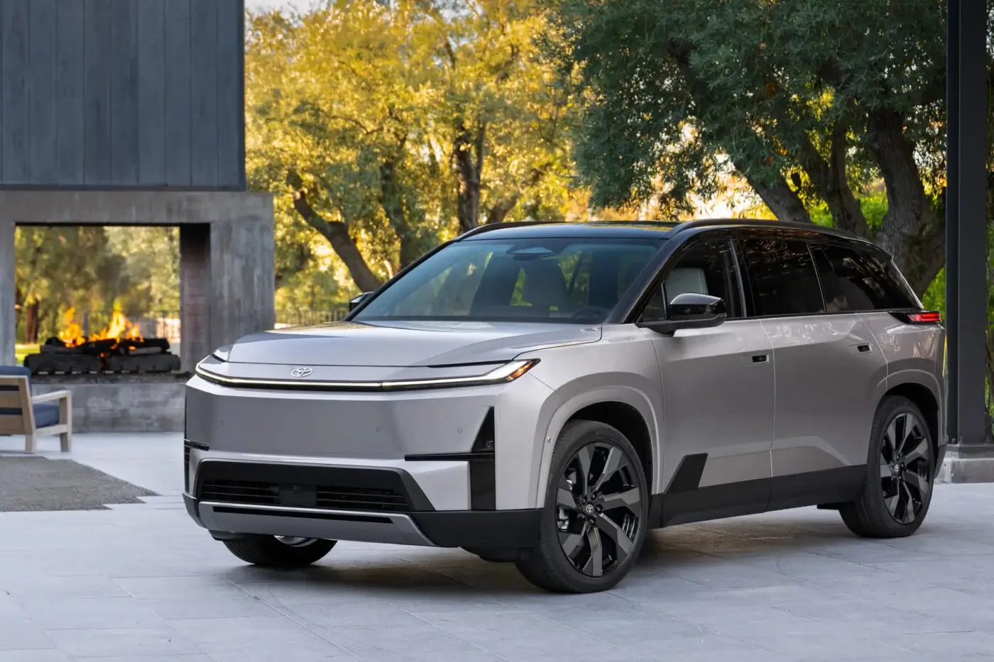 Toyota представила в США электромобиль Highlander_1