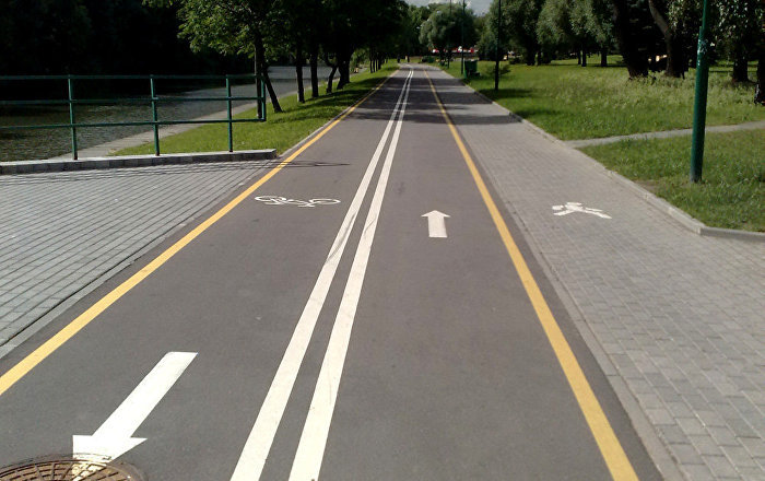 Пешеходы могут получить штраф за хождение по велодорожкам
