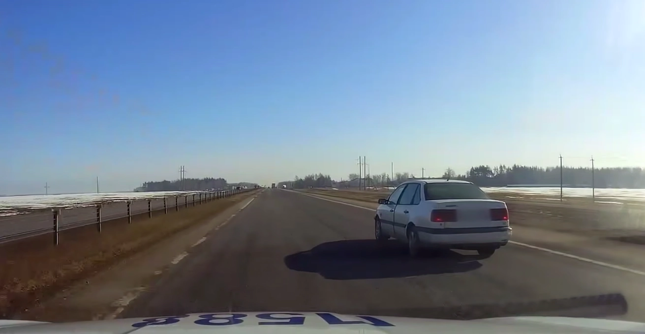 В Столбцовском районе автоинспекторы с применением табельного оружия задержали пьяного угонщика