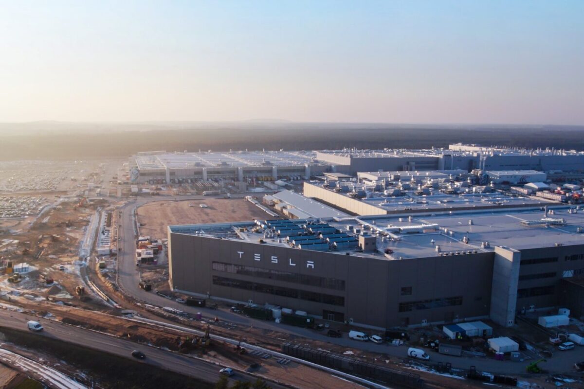 завод Tesla в Грюнхайде работает на 40% мощности