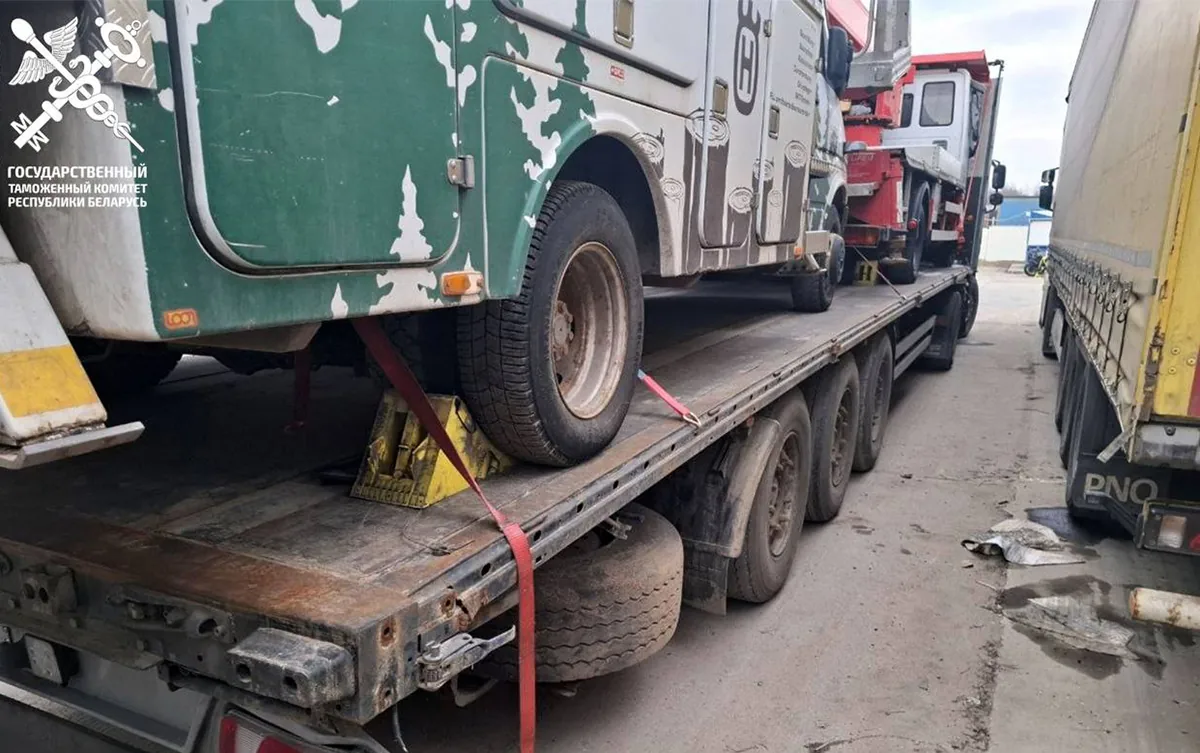 Кыргызский перевозчик предпринял попытку ввоза тягача и полуприцепа с видоизмененными VIN-номерами тягач и полуприцеп с видоизмененными VIN-номерами1