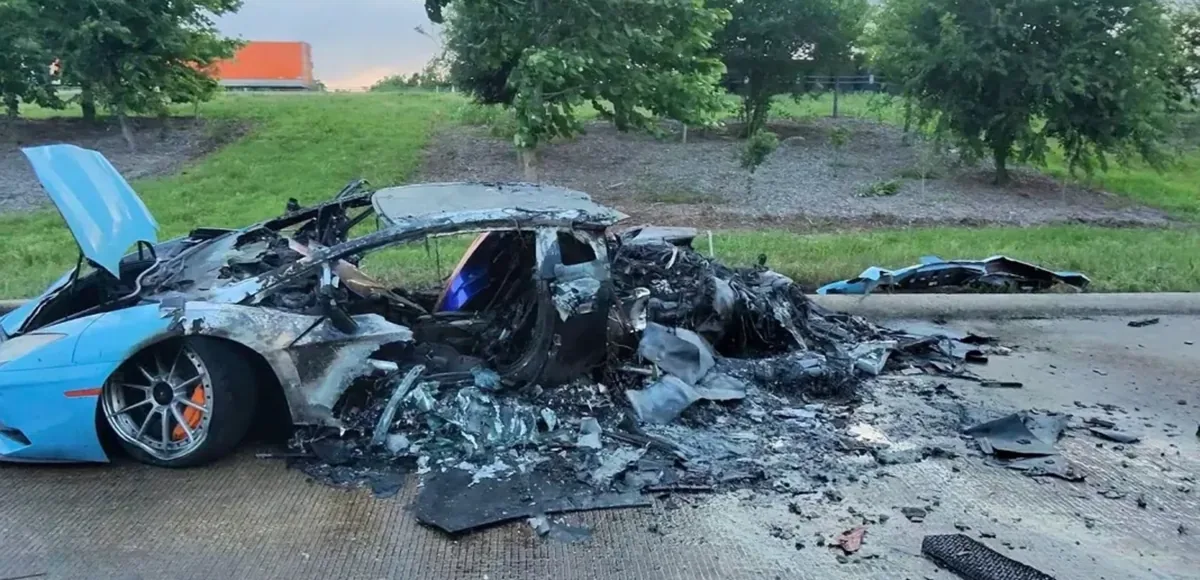 Lamborghini Revuelto врезался в Aventador S и загорелся4
