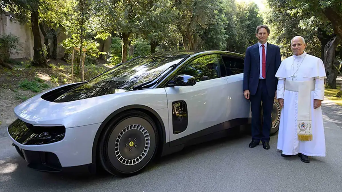 Акции Ferrari резко упали после презентации Luce