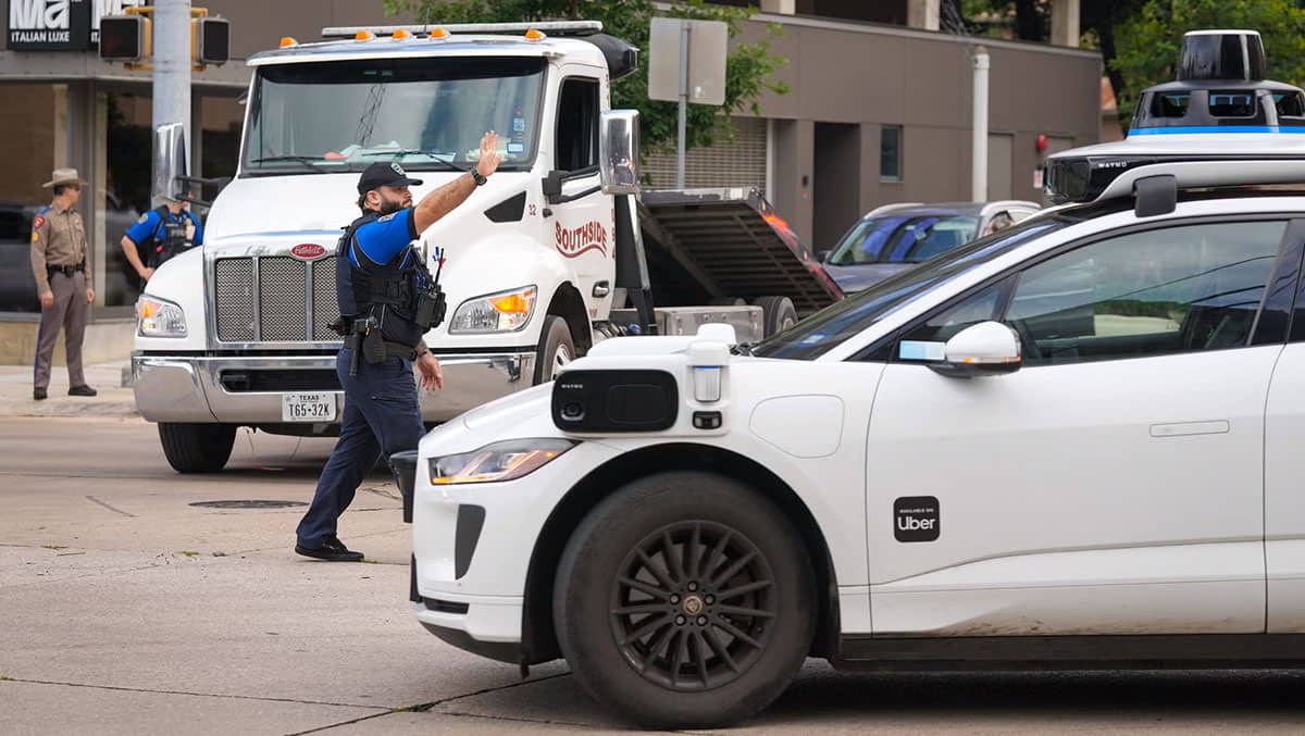 Waymo отзывает почти 4000 беспилотных автомобилей
