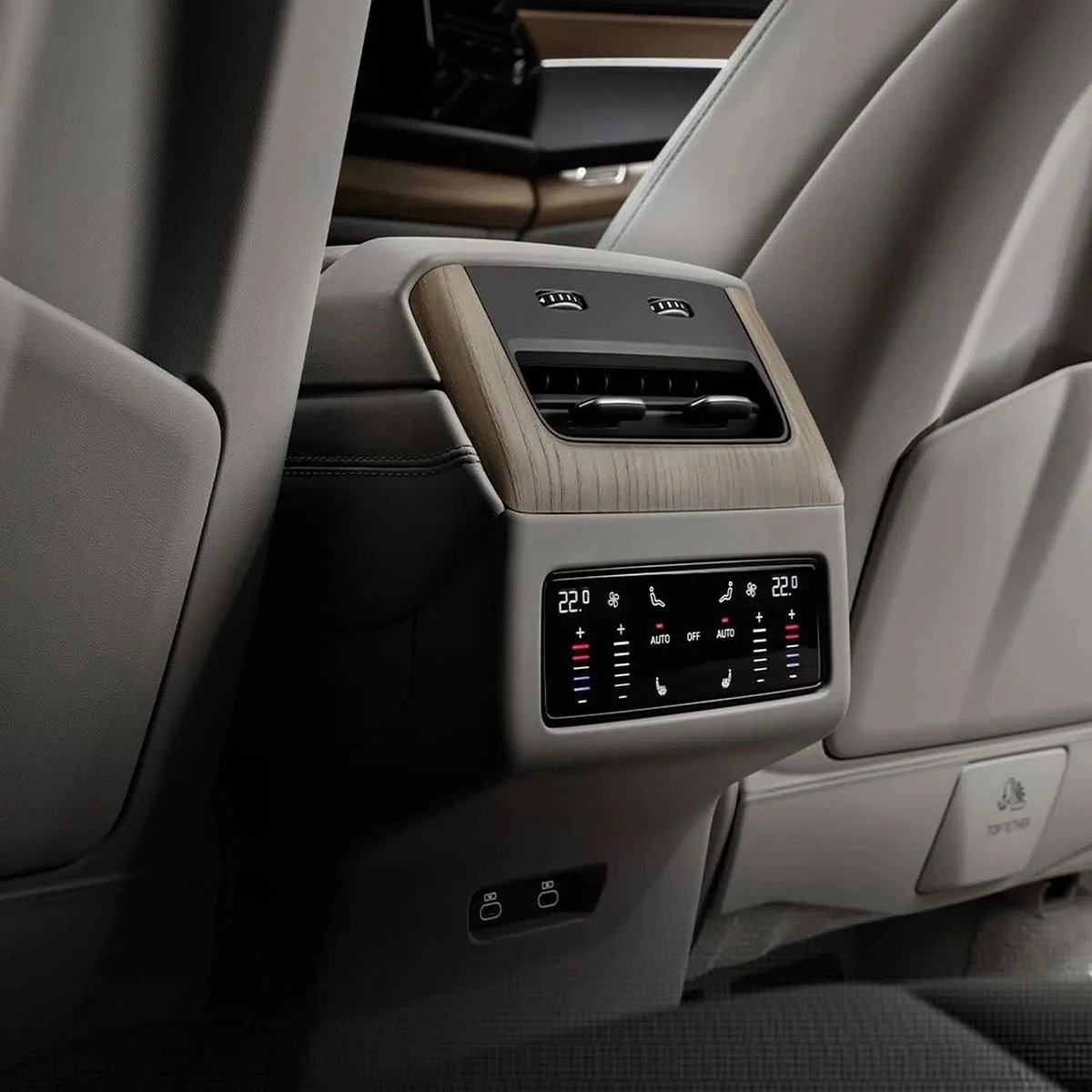 фотографии и подробности нового Audi Q7_3