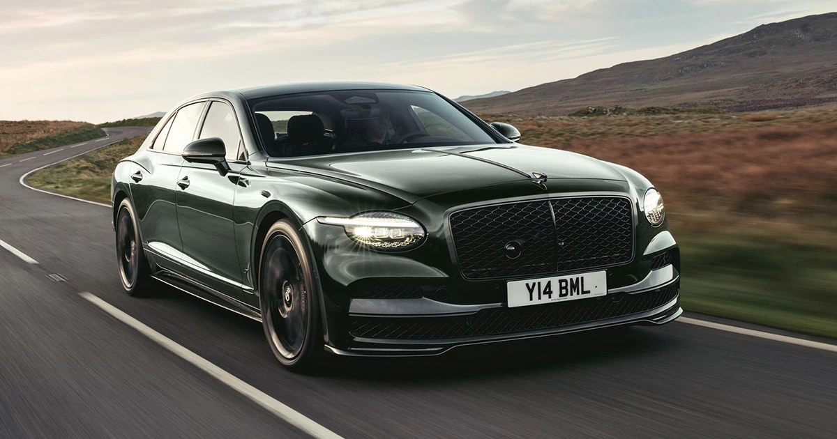 Обновленный Bentley Flying Spur продолжает традиции Continental GT_3