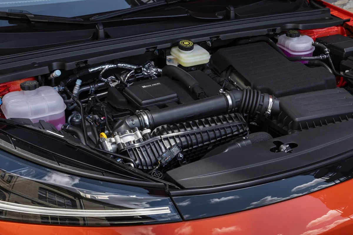BYD запускает в Европе подключаемый гибрид Dolphin G BYD запускает в Европе подключаемый гибрид Dolphin G_2