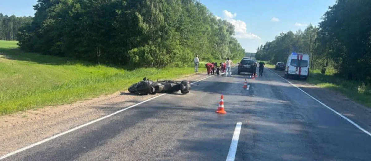 в ДТП со встречным автомобилем пострадал мотоциклист1