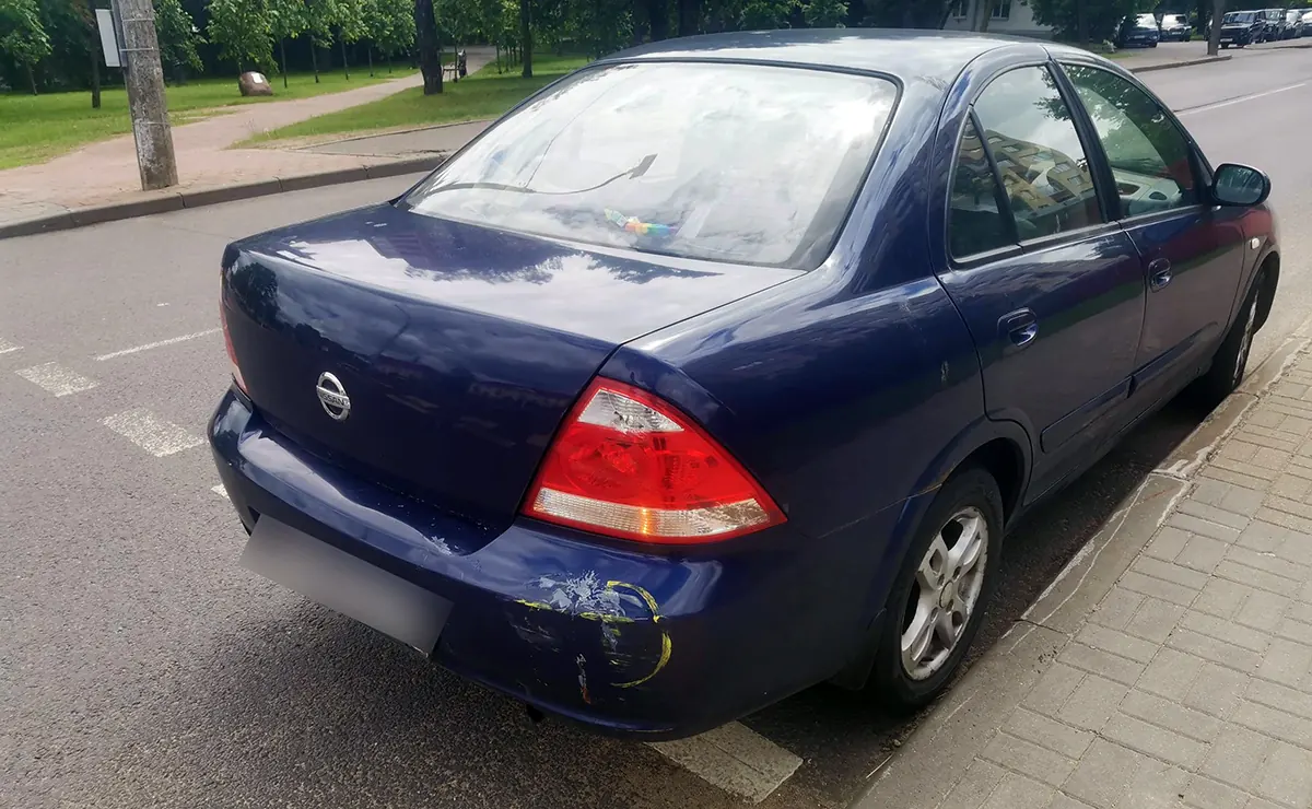 Водитель Nissan нарушила требование дорожного знака и столкнулась с автобусом