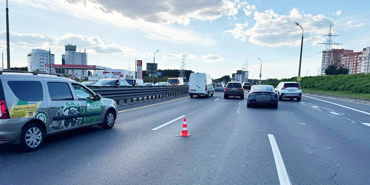 Женщина пересекала МКАД и попала в ДТП1