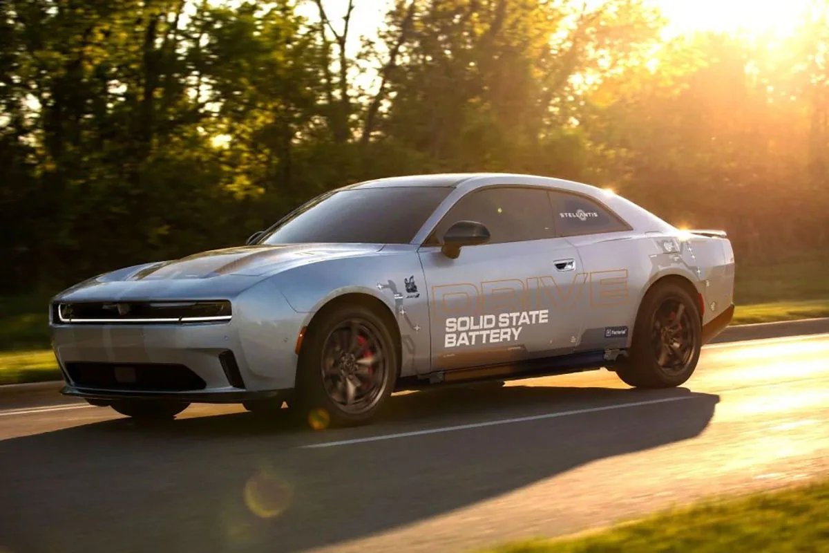 Компания Stellantis оснастила опытный образец Dodge Charger Daytona твердотельной батареей