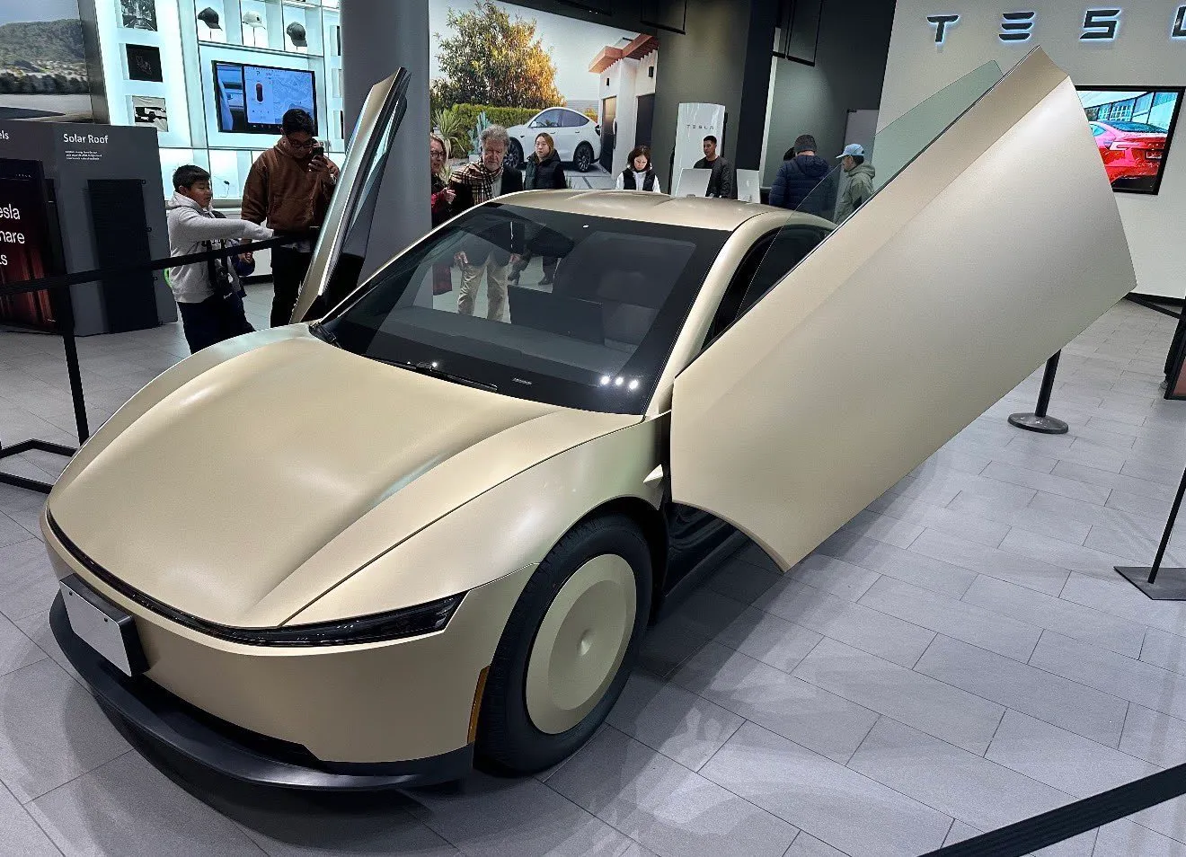 Появились технические характеристики Tesla Cybercab 1