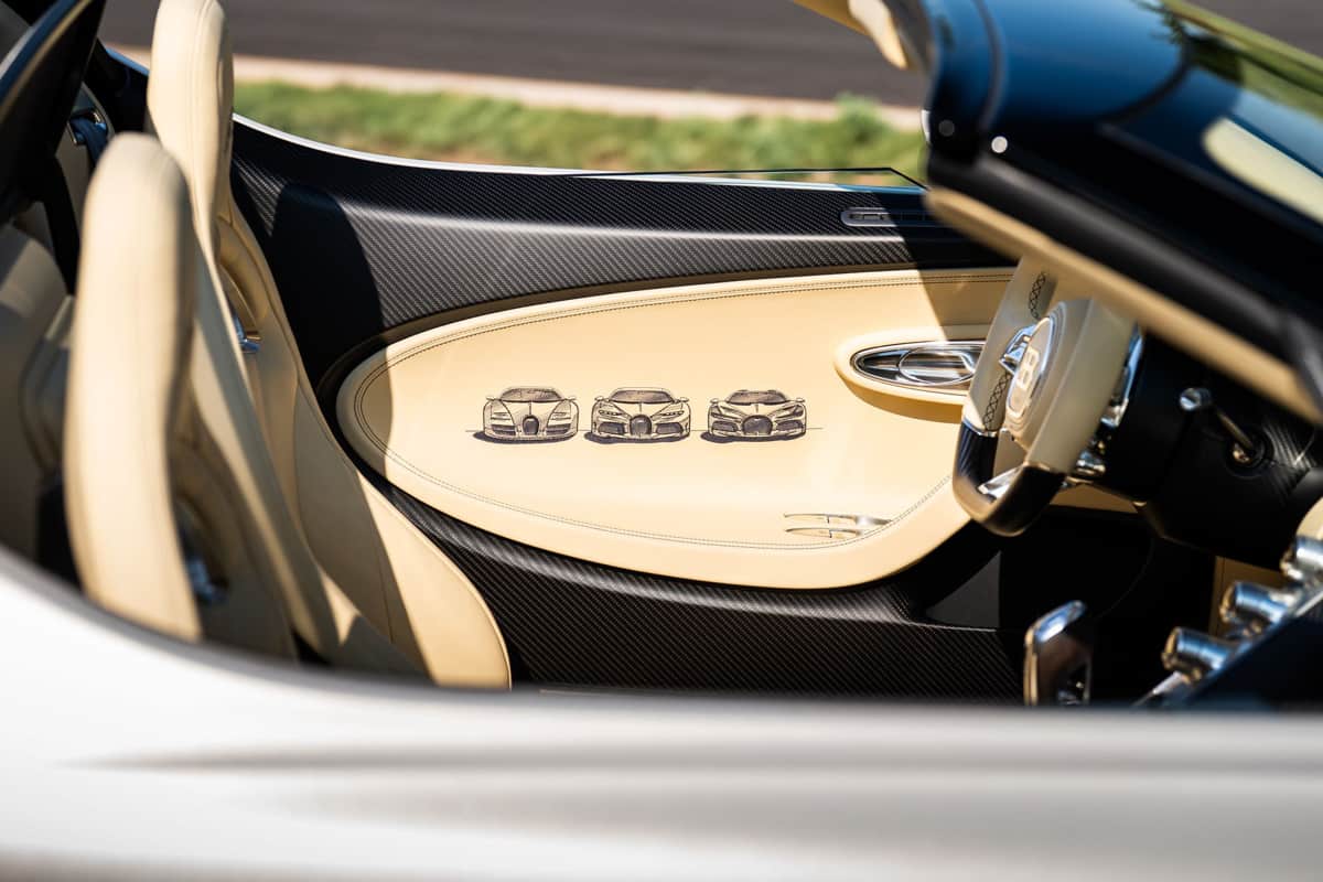 С конвейера сошел последний в истории Bugatti W16 Mistral_2