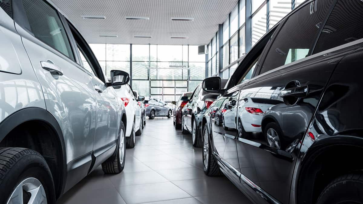 Продажи новых автомобилей в России