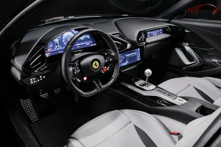 Компания Ferrari представила 12Cilindri Manuale, лимитированную версию модели 12Cilindri